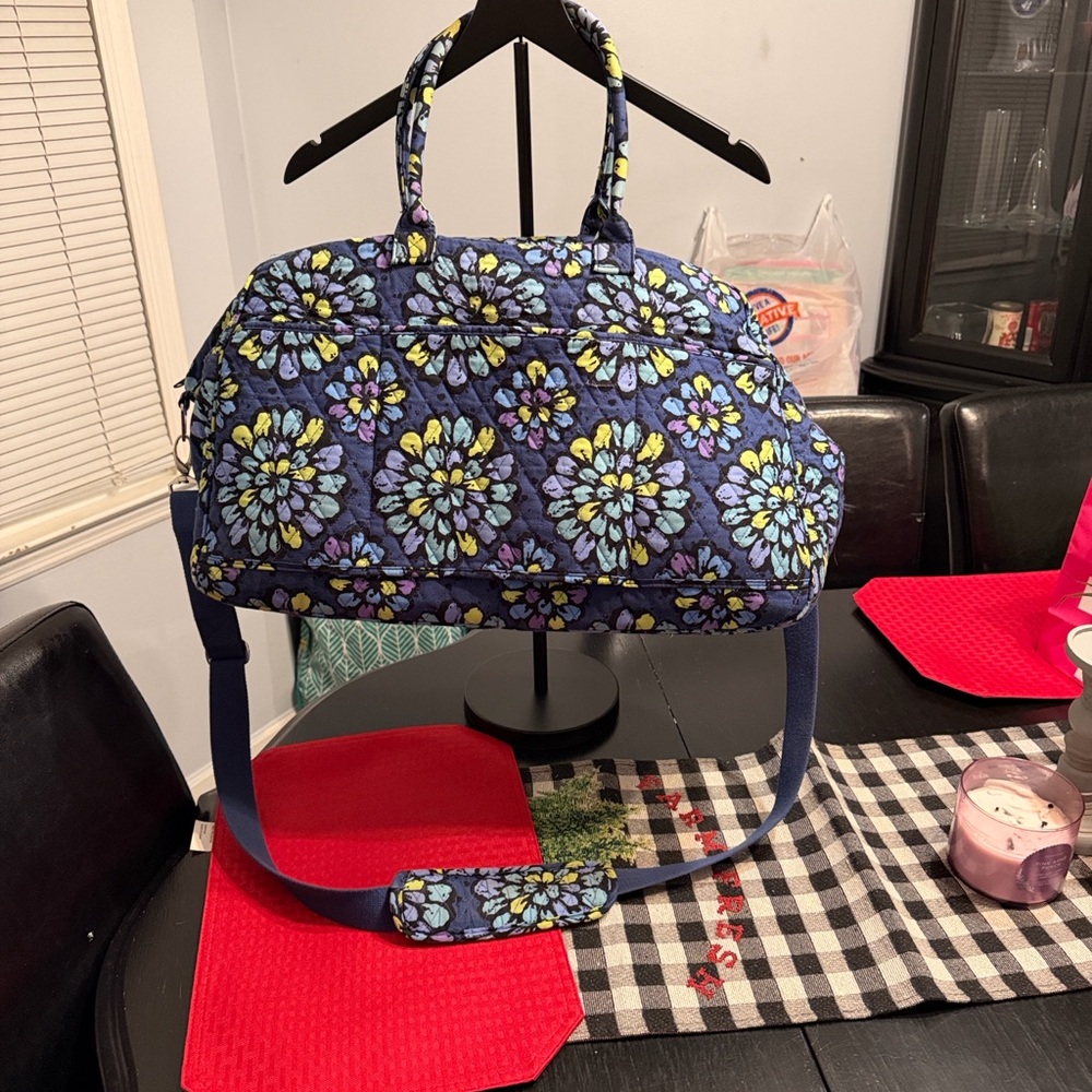 Vintage Vera Bradley “Indigo Pop” Travel Bag - Retired in 2012 - Picture 2 of 6